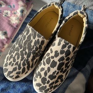 BRAND NEW size 10 cheetah slip on sneakers